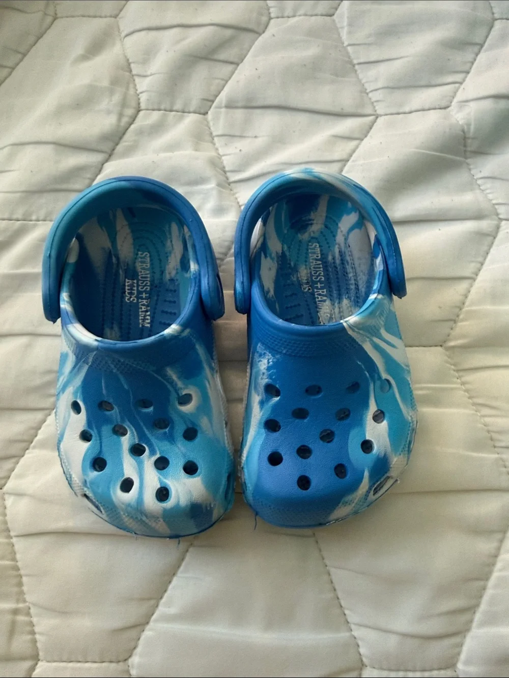 Kids Blue & White Tie-Dye Clog Sandals